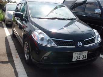 2005 Nissan Tiida Pictures