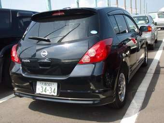 2005 Nissan Tiida Pics