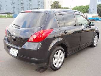 2005 Nissan Tiida Photos
