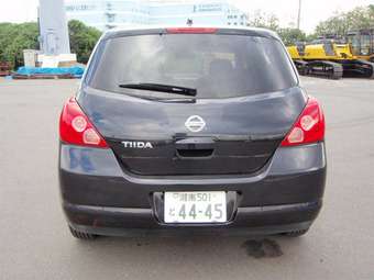 2005 Nissan Tiida Photos