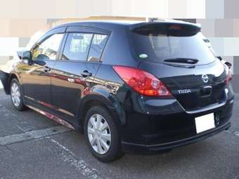 2005 Nissan Tiida Pics