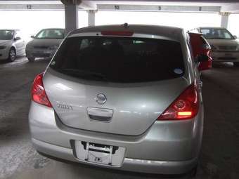 2005 Nissan Tiida Pictures