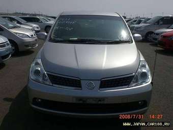 2005 Nissan Tiida Images