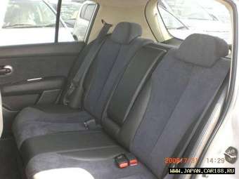 2005 Nissan Tiida Pics