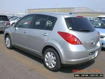 2005 Nissan Tiida Photos