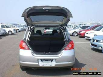 2005 Nissan Tiida Photos