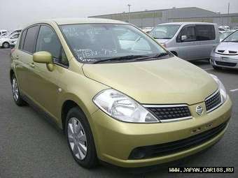 2005 Nissan Tiida Photos