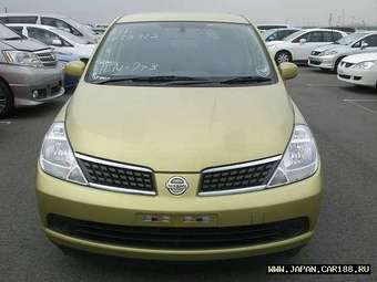 2005 Nissan Tiida Pictures