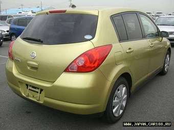 2005 Nissan Tiida Pictures