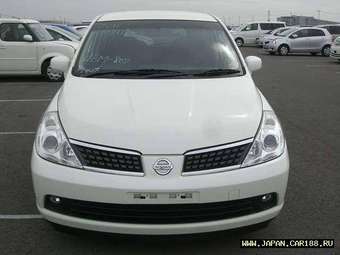 2005 Nissan Tiida Pictures