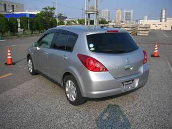 2005 Nissan Tiida Pictures