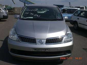 2005 Nissan Tiida Photos