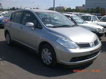 2005 Nissan Tiida Photos