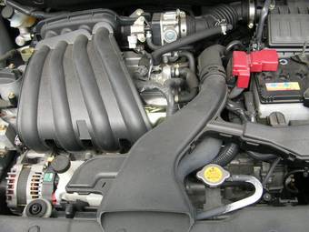 2005 Nissan Tiida Pictures