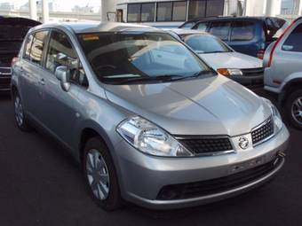 2005 Nissan Tiida Pictures