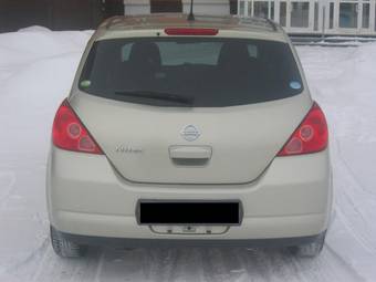 2005 Nissan Tiida Pictures