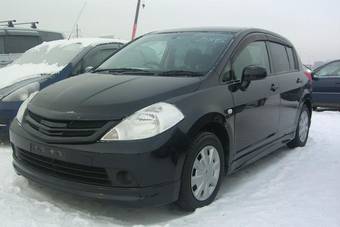 2005 Nissan Tiida Photos