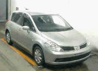 2005 Nissan Tiida Pictures