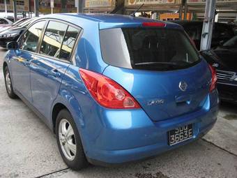 2005 Nissan Tiida Photos