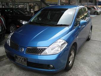 2005 Nissan Tiida Pictures