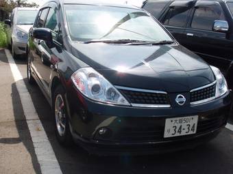 2005 Nissan Tiida Pics