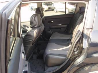 2005 Nissan Tiida Photos