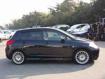 2005 Nissan Tiida Pics