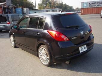 2005 Nissan Tiida Pictures