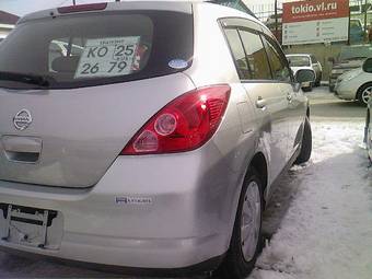 2005 Nissan Tiida Pictures