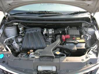 2005 Nissan Tiida Pictures