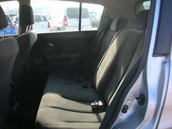 2005 Nissan Tiida Pictures