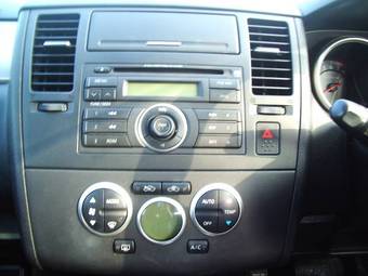 2005 Nissan Tiida Pictures