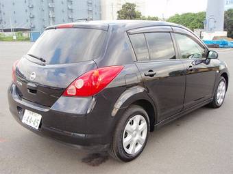 2005 Nissan Tiida Pictures