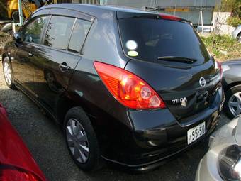 2005 Nissan Tiida Pictures