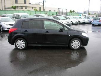 2005 Nissan Tiida Pictures