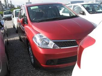 2005 Nissan Tiida Pictures