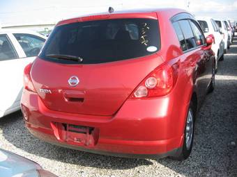 2005 Nissan Tiida Photos