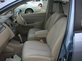 2005 Nissan Tiida Photos