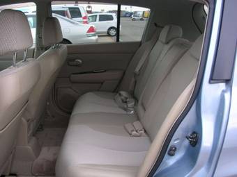 2005 Nissan Tiida Photos