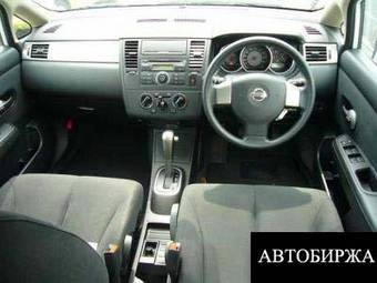 2005 Nissan Tiida Pictures