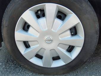 2005 Nissan Tiida Pictures