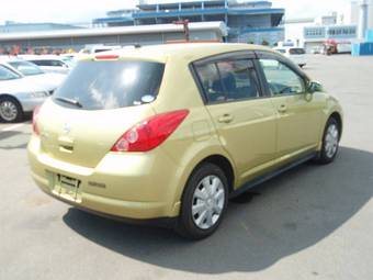 2005 Nissan Tiida Photos