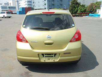 2005 Nissan Tiida Pictures