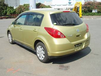 2005 Nissan Tiida Photos