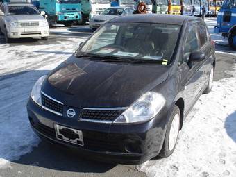 2005 Nissan Tiida Pictures