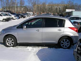 2005 Nissan Tiida Photos