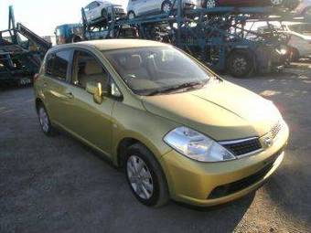 2005 Nissan Tiida Pictures