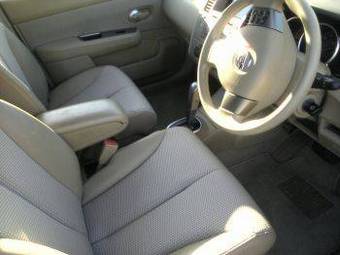 2005 Nissan Tiida Pics