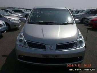 2005 Nissan Tiida Pictures