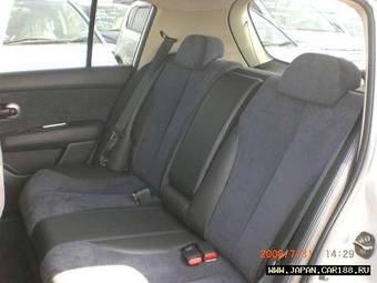 2005 Nissan Tiida Photos